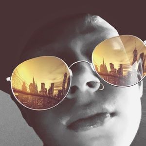 Meet your Posher, Andrea